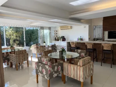 Foto Casa com 4 Suítes
