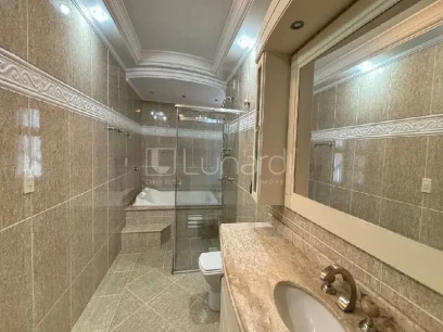 Foto Casa com 4 Dormitórios
