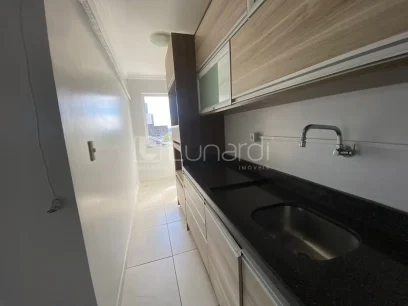 Foto Apartamento com 2 Dormitórios