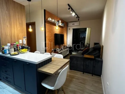 Apartamento com 2 Dormitórios