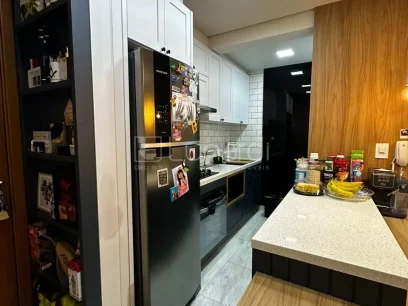 Foto Apartamento com 2 Dormitórios