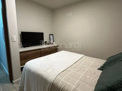 Foto Apartamento com 2 Dormitórios