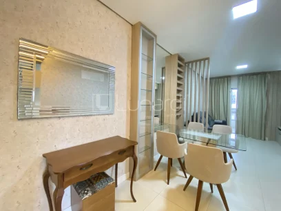Foto Apartamento com 2 Dormitórios