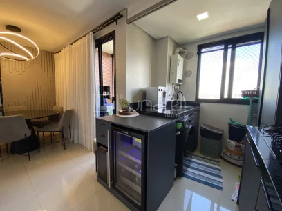 Foto Apartamento com 2 Dormitórios