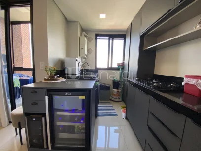 Foto Apartamento com 2 Dormitórios