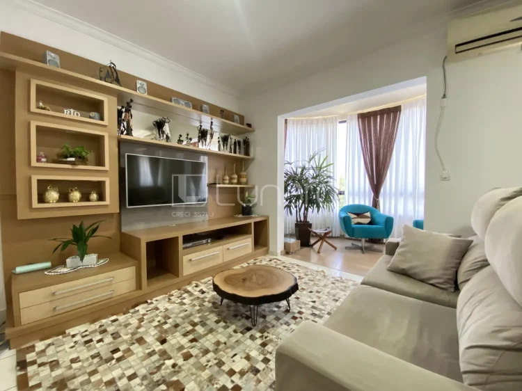 Apartamento com 3 Dormitórios
