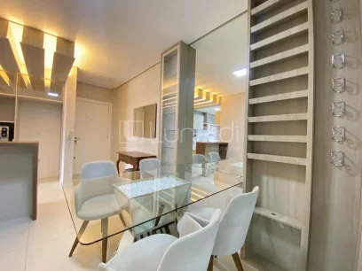 Foto Apartamento com 2 Dormitórios
