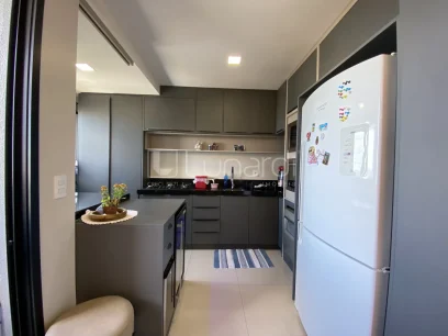 Foto Apartamento com 2 Dormitórios