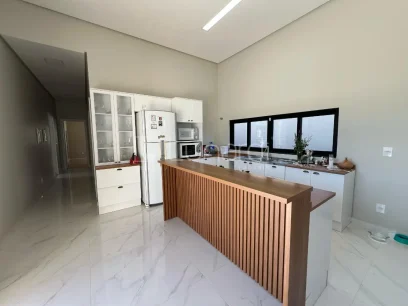 Foto Casa com 3 Dormitórios