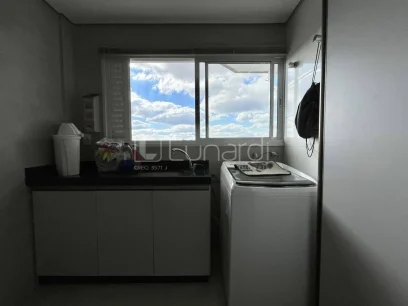 Foto Apartamento com 3 Dormitórios