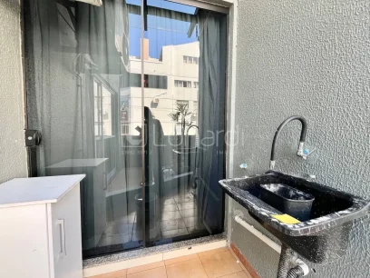 Foto Apartamento com 2 Dormitórios