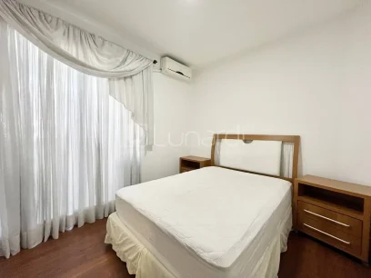 Foto Apartamento com 2 Dormitórios