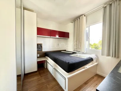 Foto Apartamento com 2 Dormitórios