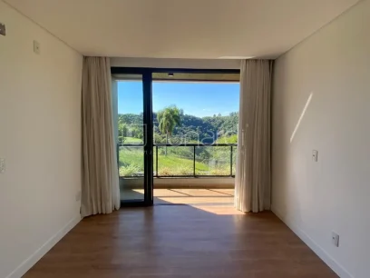 Foto Casa em Condomínio com 3 Dormitórios