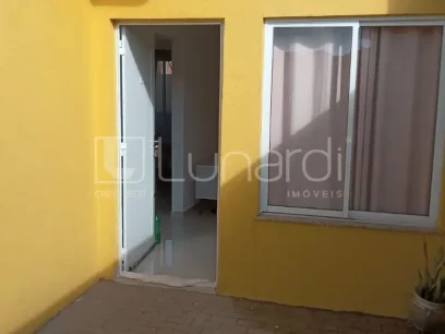 Foto Casa com 2 Dormitórios