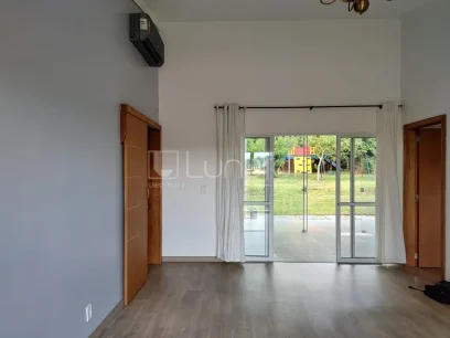 Foto Casa com 3 Dormitórios