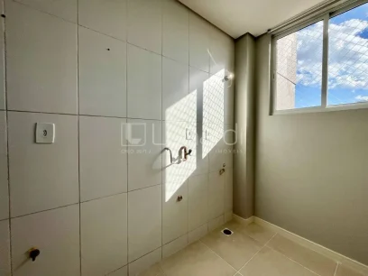 Foto Apartamento com 2 Dormitórios