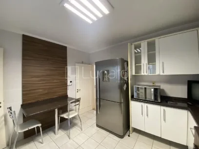 Foto Apartamento com 3 Dormitórios