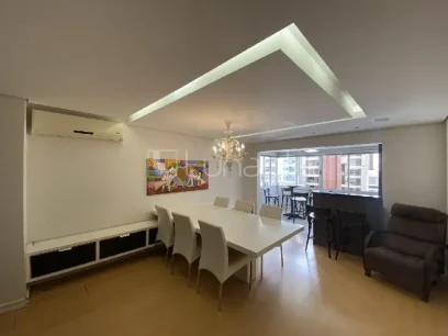 Foto Apartamento com 3 Dormitórios