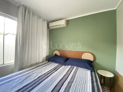 Foto Sobrado com 3 Dormitórios