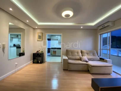 Foto Apartamento com 2 Dormitórios