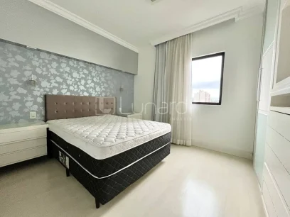 Foto Apartamento com 3 Dormitórios