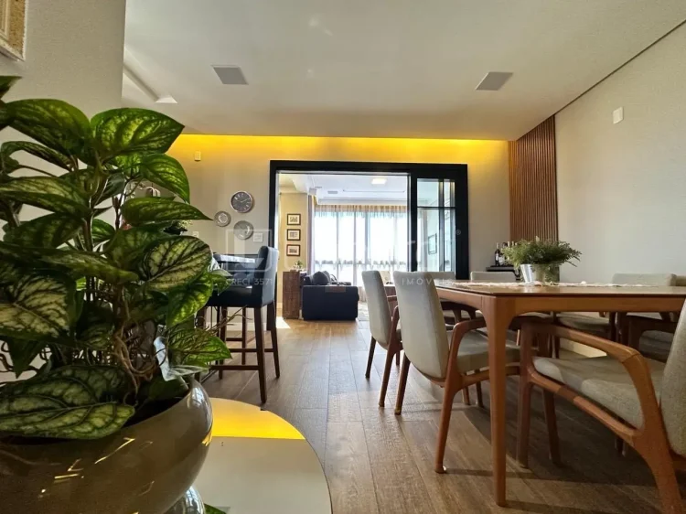 Apartamento com 3 Suítes