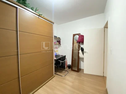 Foto Apartamento com 2 Dormitórios