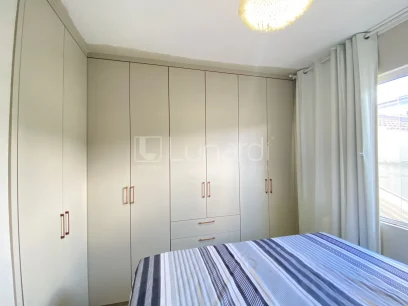 Foto Sobrado com 3 Dormitórios