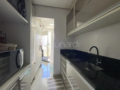 Foto Apartamento com 2 Dormitórios
