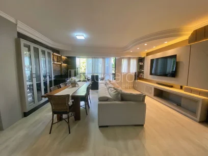 Apartamento com 4 Dormitórios