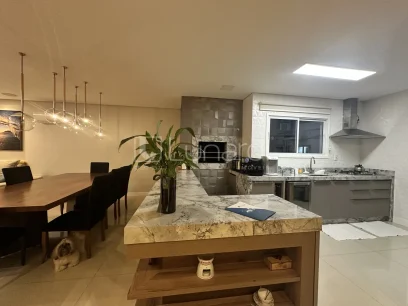 Foto Apartamento com 3 Dormitórios