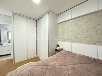 Foto Apartamento com 2 Dormitórios