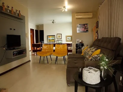 Foto Casa com 5 Dormitórios