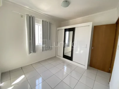 Foto Apartamento com 2 Dormitórios
