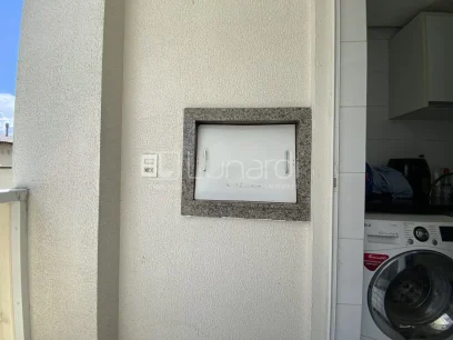 Foto Apartamento com 2 Dormitórios