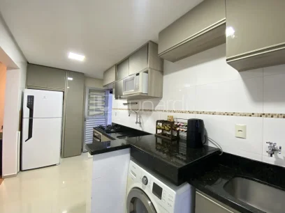 Foto Apartamento com 2 Dormitórios