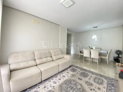 Foto Apartamento com 2 Dormitórios