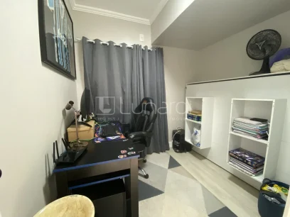Foto Apartamento com 4 Dormitórios
