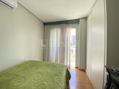 Foto Apartamento com 2 Dormitórios