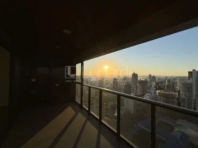 Foto Apartamento com 3 Suítes