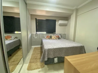 Foto Apartamento com 4 Dormitórios