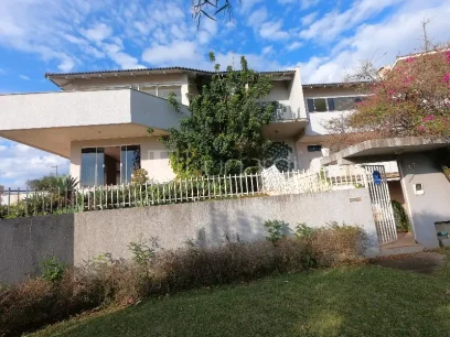 Foto Casa com 5 Dormitórios