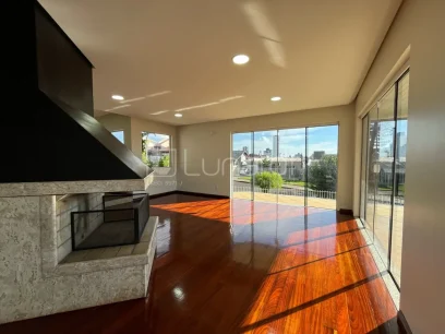 Foto Casa com 5 Dormitórios