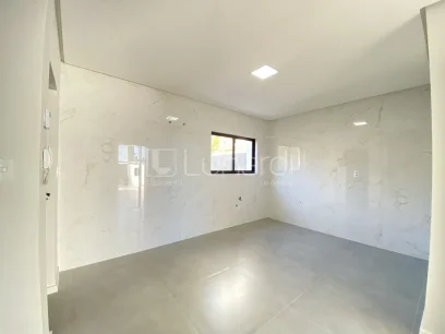 Foto Sobrado com 3 Dormitórios