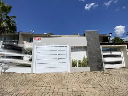 Foto Sobrado com 3 Dormitórios