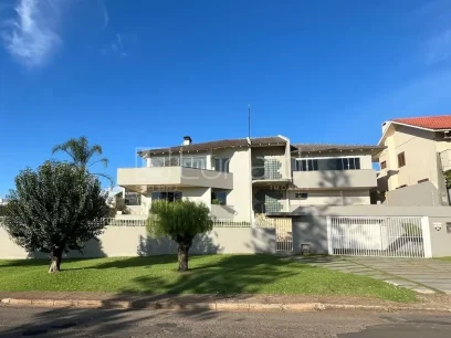 Casa com 5 Dormitórios
