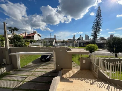 Foto Casa com 5 Dormitórios