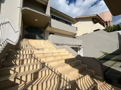 Foto Casa com 5 Dormitórios