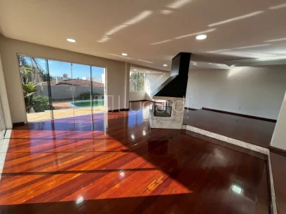 Foto Casa com 5 Dormitórios